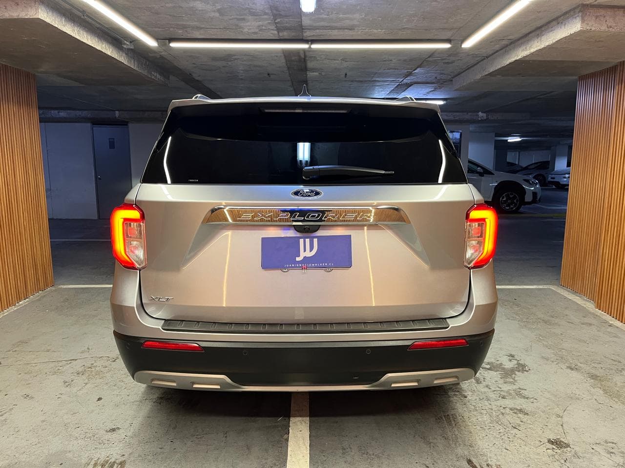 Ford Explorer - miniatura 5
