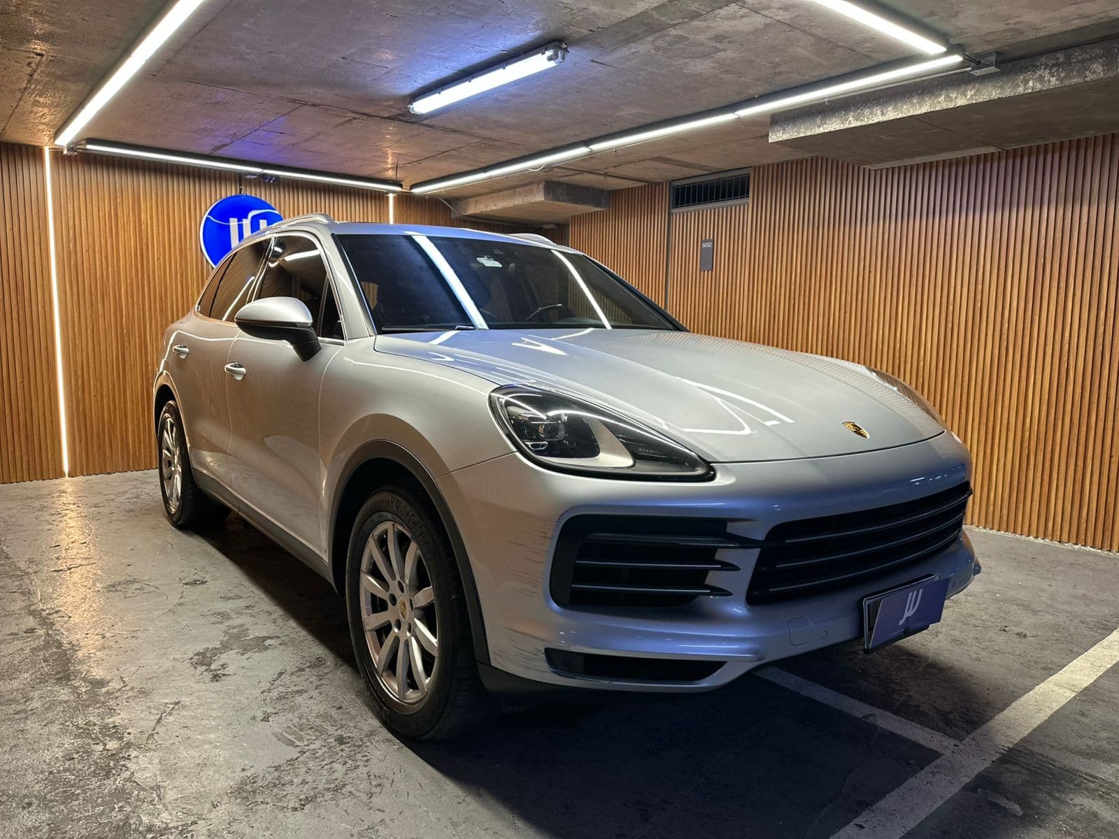 Porsche Cayenne - miniatura 3