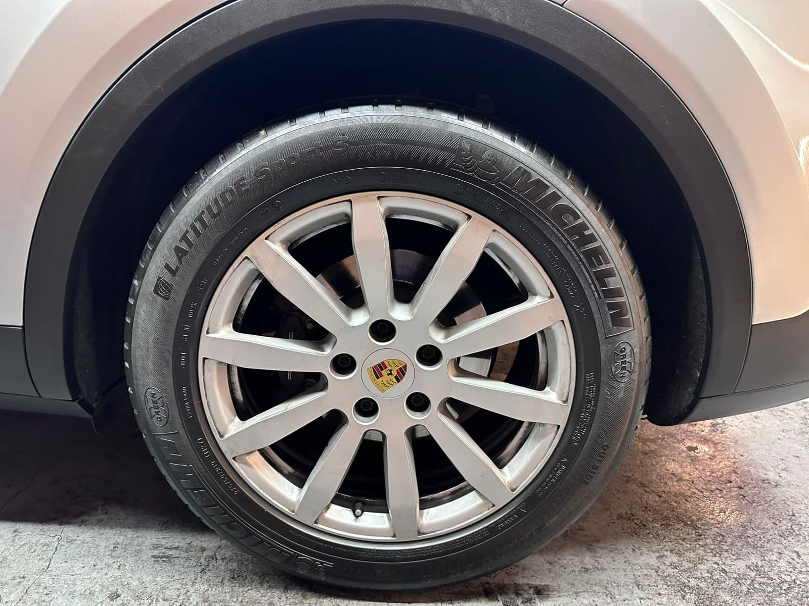 Porsche Cayenne - miniatura 7