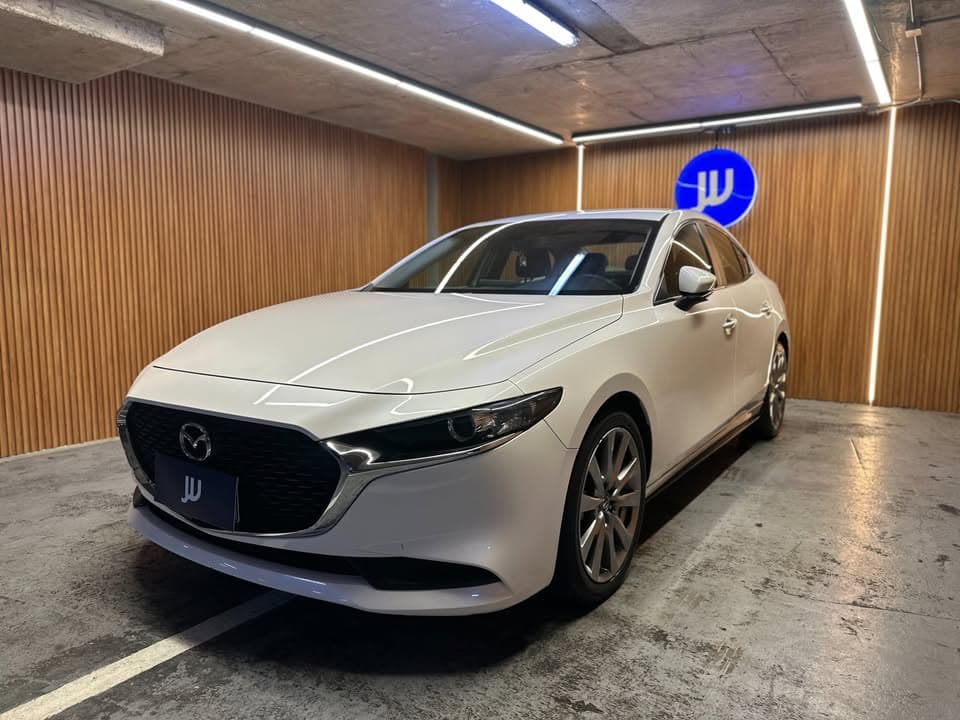 Mazda 3 sedan