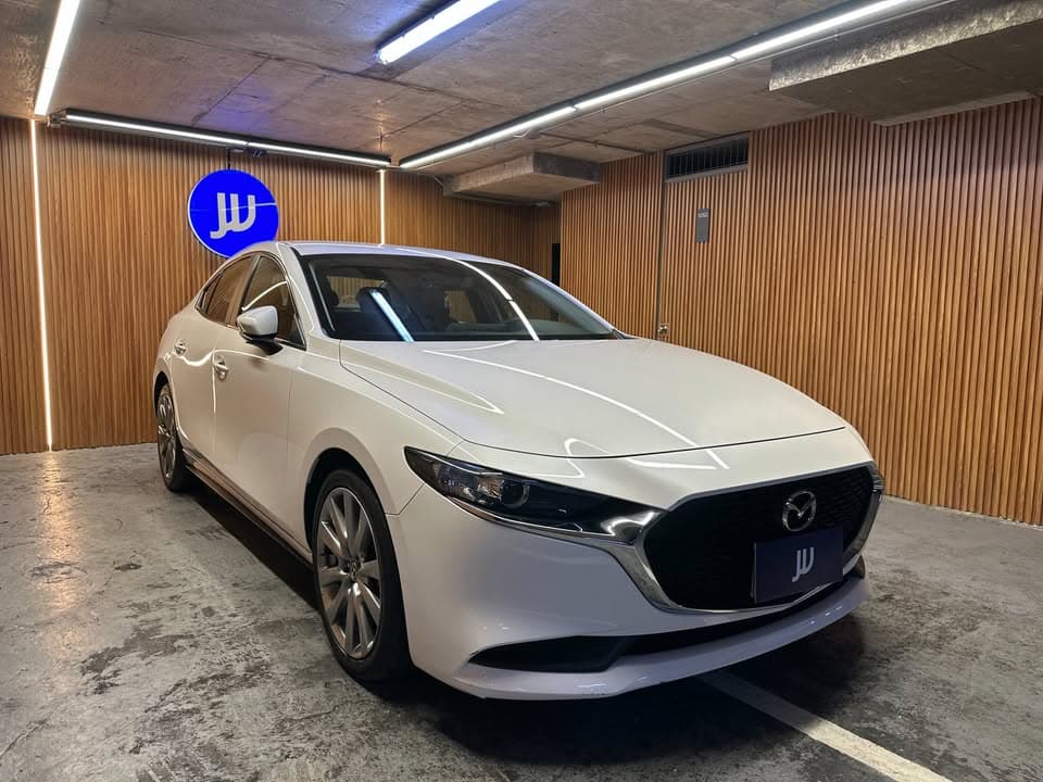 Mazda 3 sedan - miniatura 3