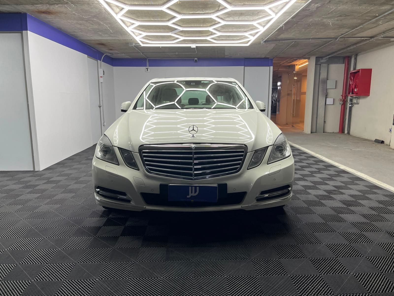 Mercedes-benz E 250 - miniatura 2