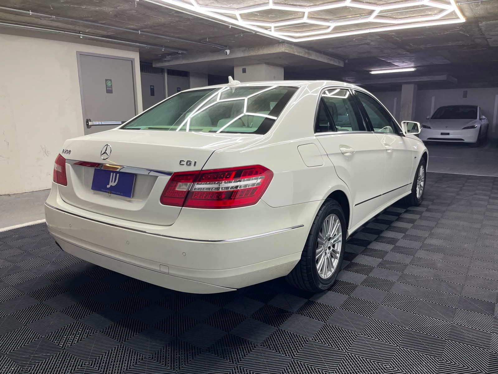 Mercedes-benz E 250 - miniatura 4