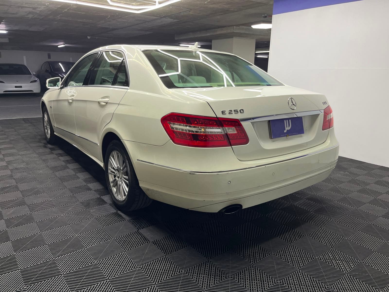 Mercedes-benz E 250 - miniatura 5