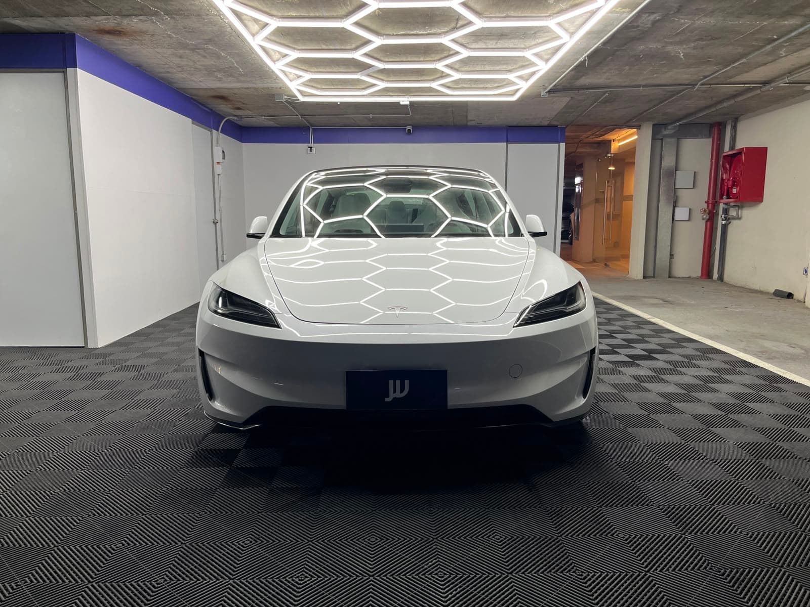 Tesla Model 3 - miniatura 2