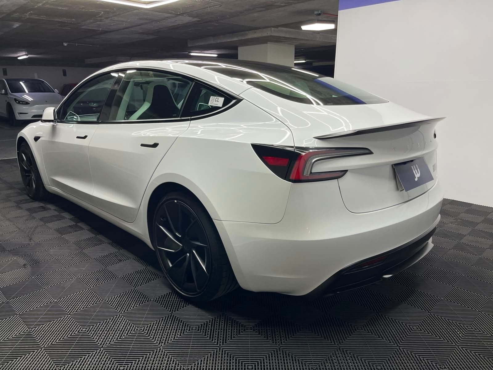 Tesla Model 3 - miniatura 4