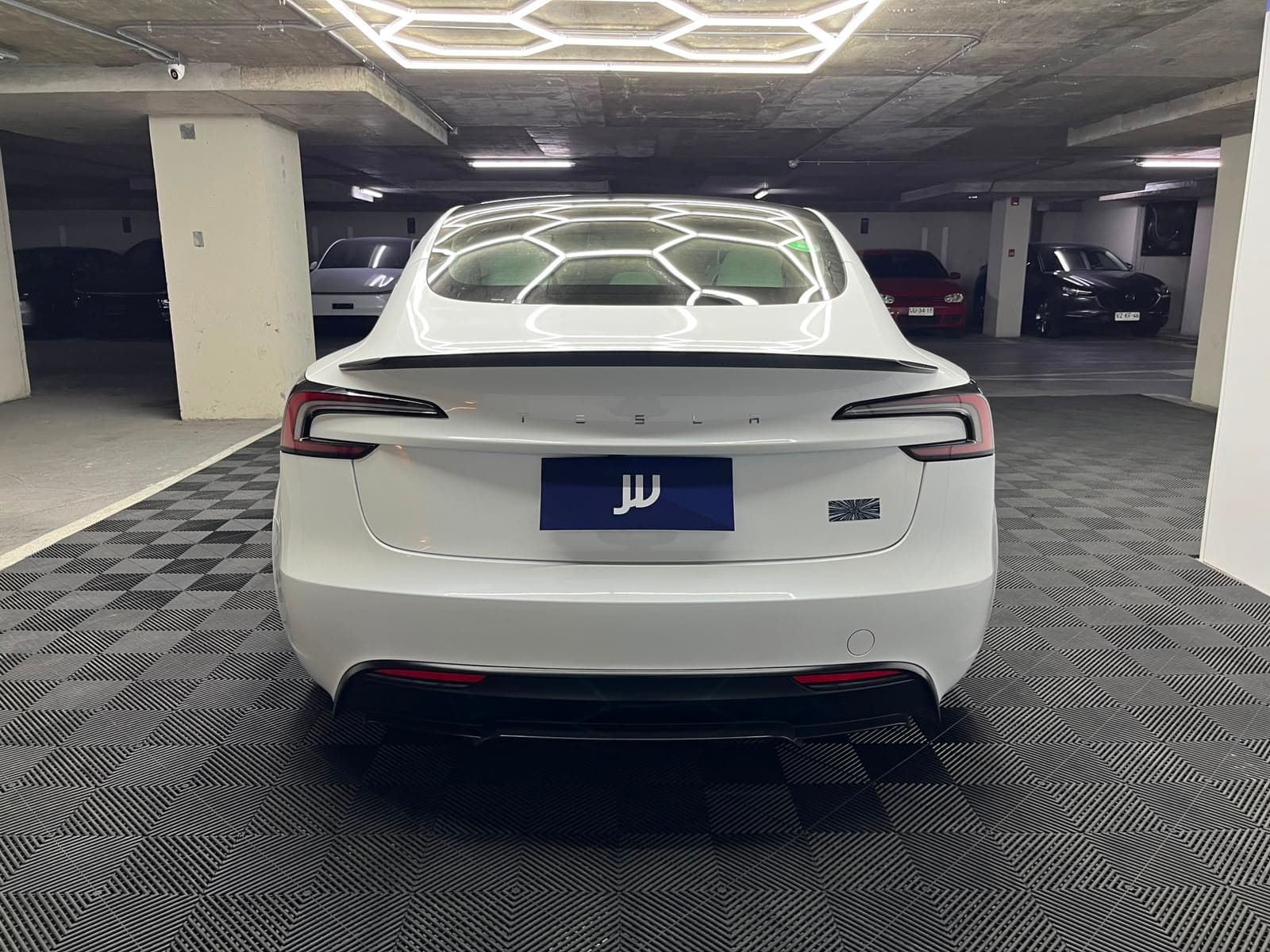 Tesla Model 3 - miniatura 5