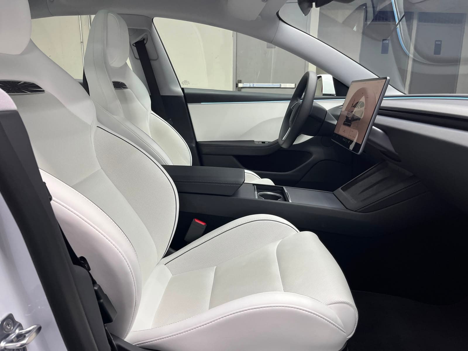 Tesla Model 3 - miniatura 8