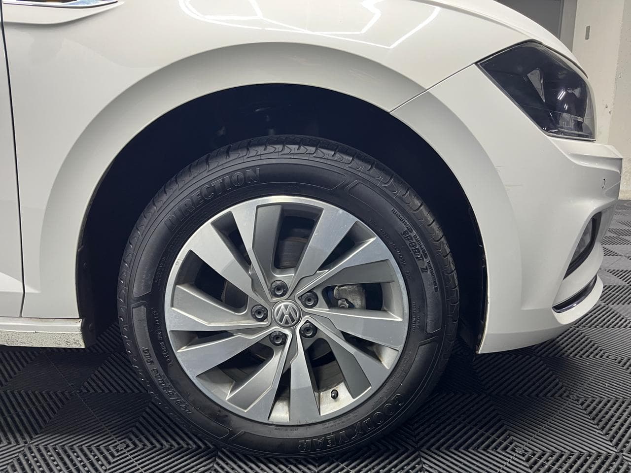 Volkswagen Polo - miniatura 7