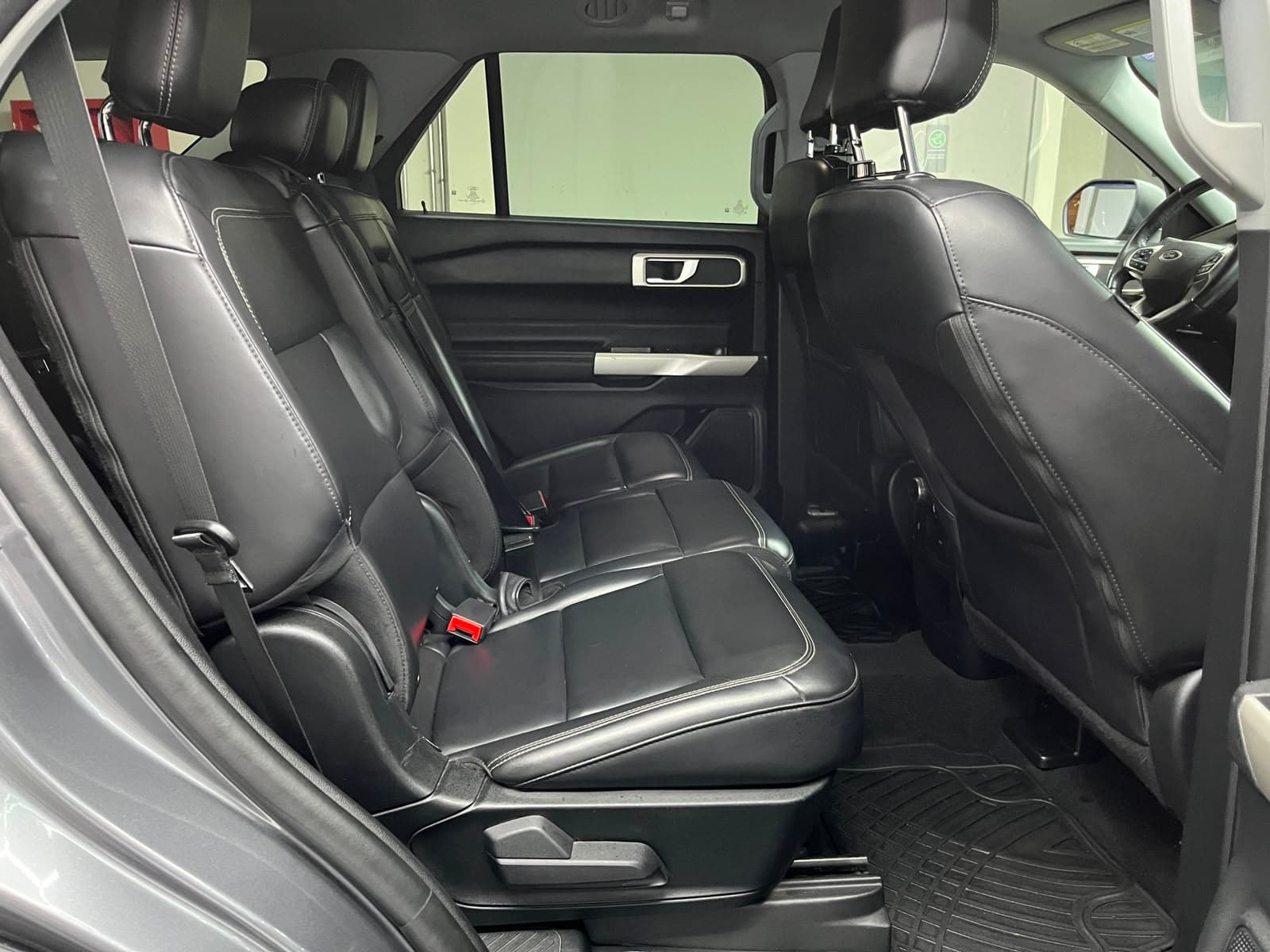 Ford Explorer - miniatura 14