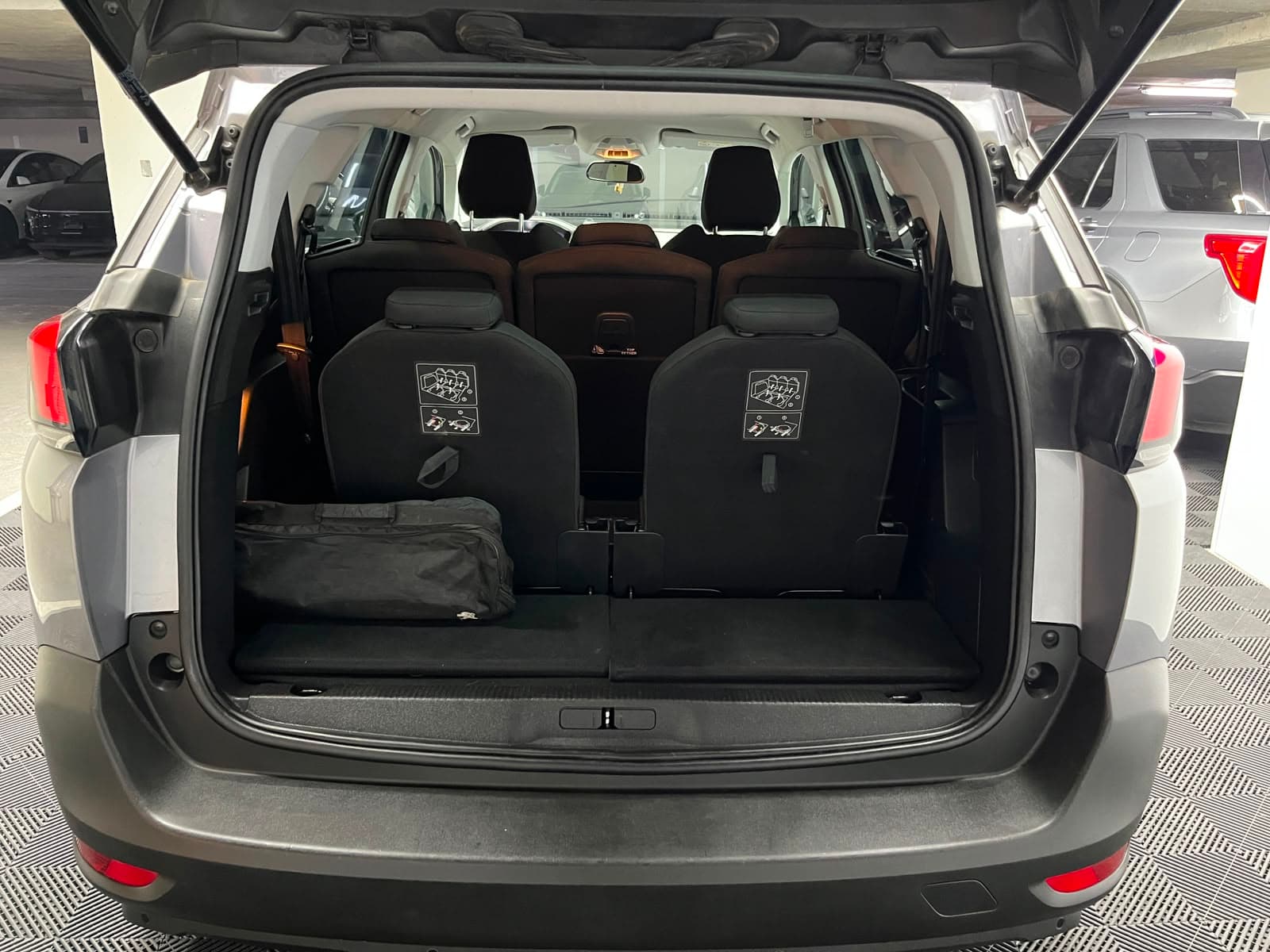 Peugeot 5008 - miniatura 6