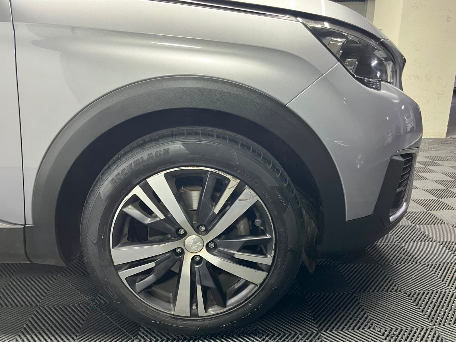 Peugeot 5008 - miniatura 8