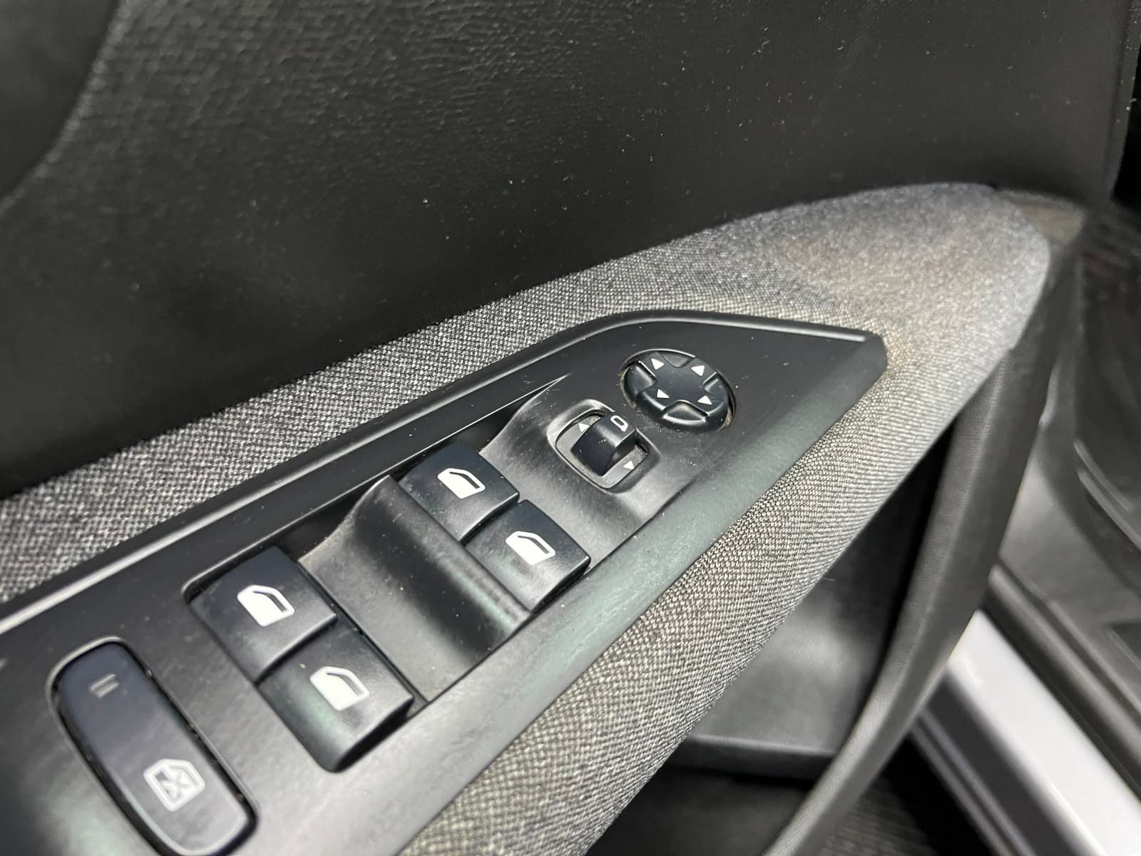 Peugeot 5008 - miniatura 12