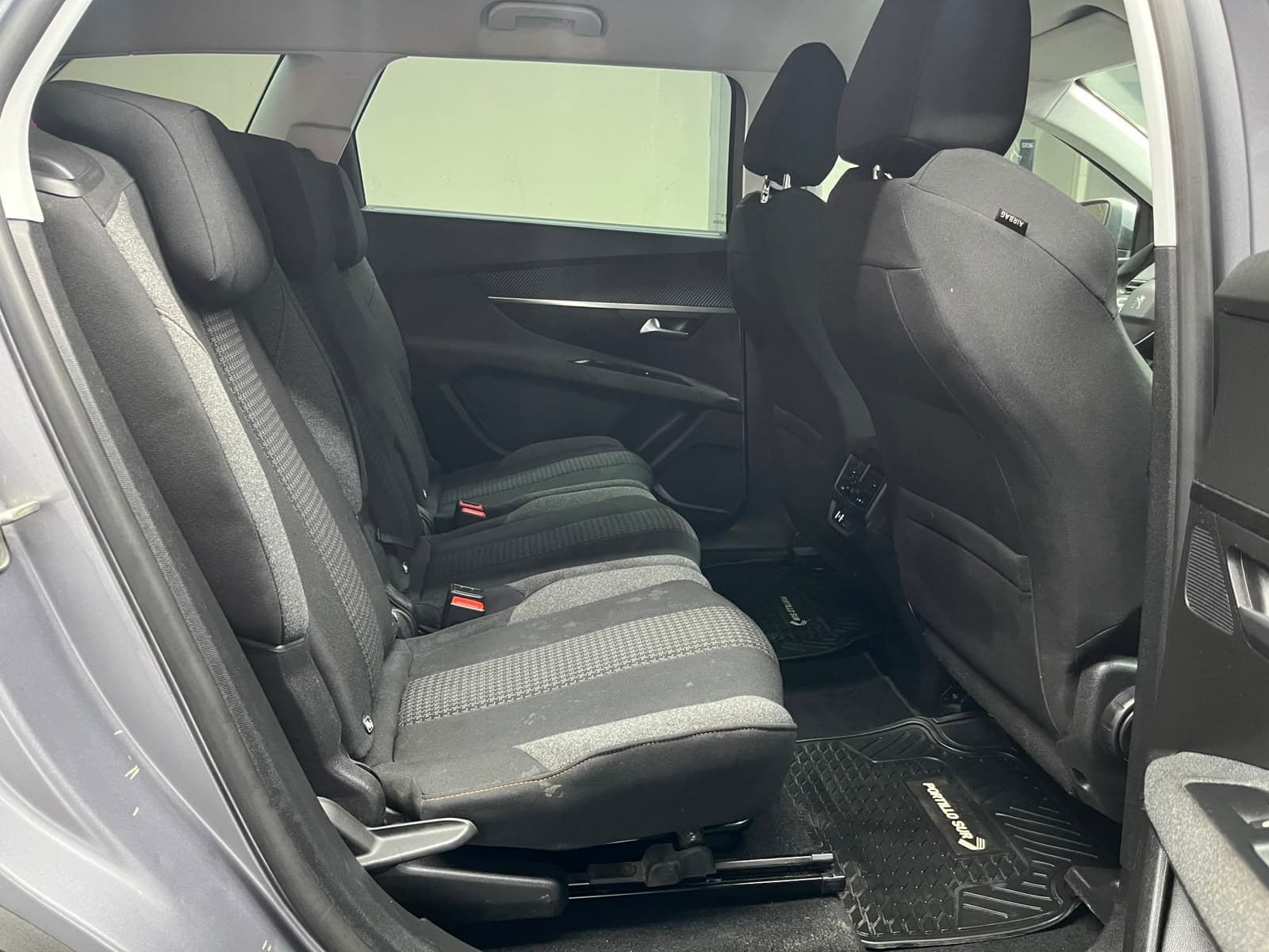 Peugeot 5008 - miniatura 14