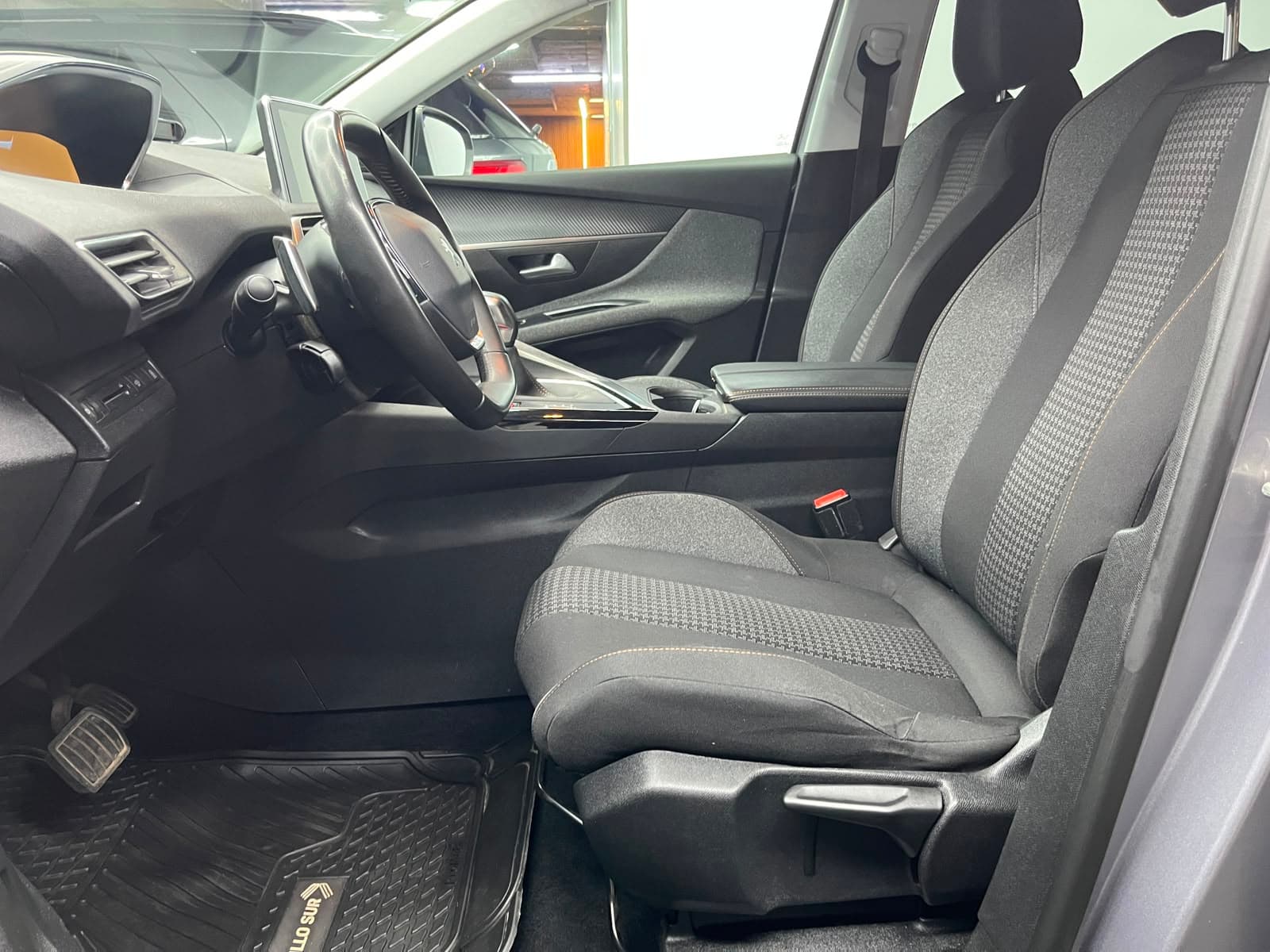 Peugeot 5008 - miniatura 15