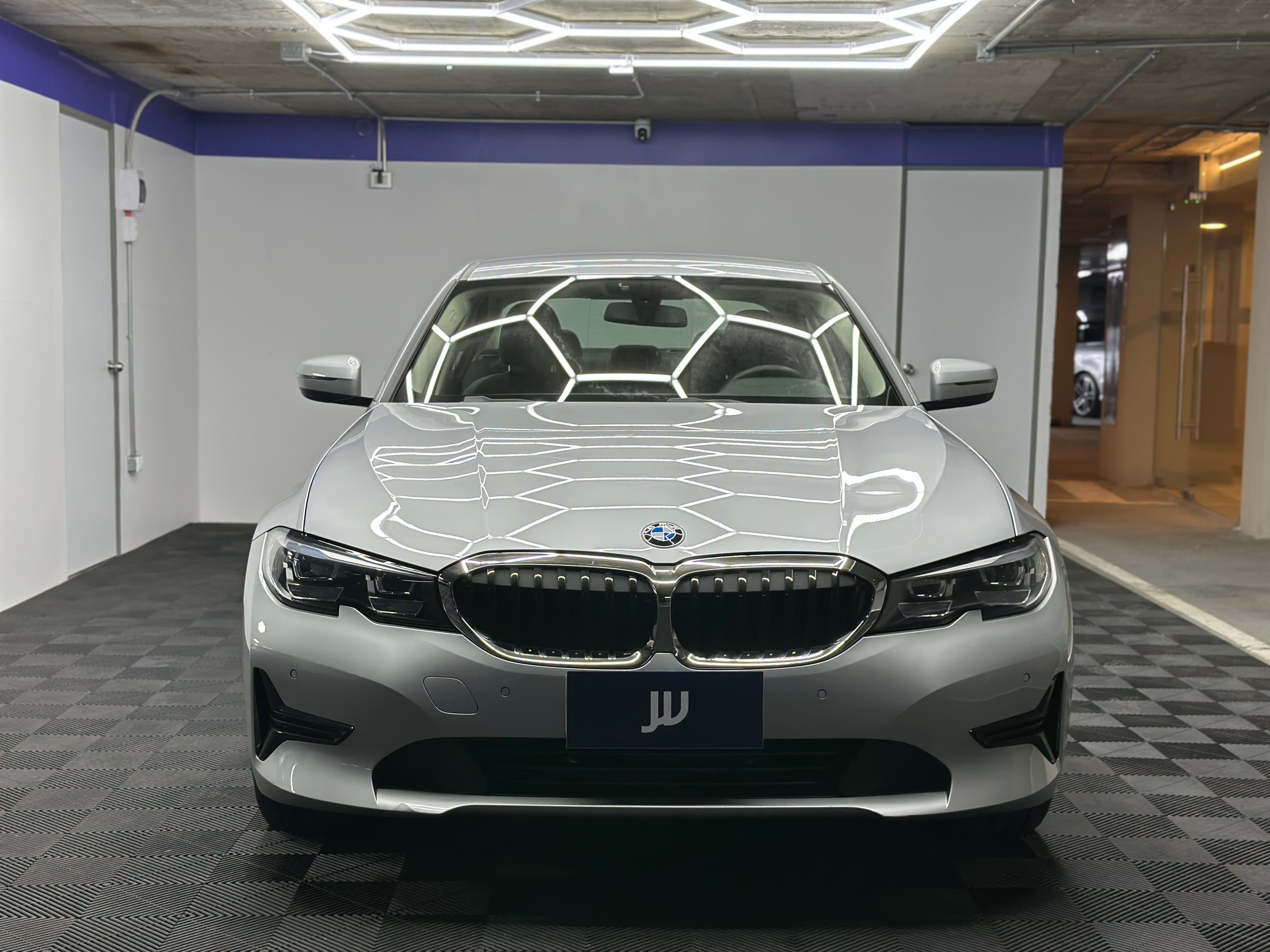 Bmw 320i - miniatura 2