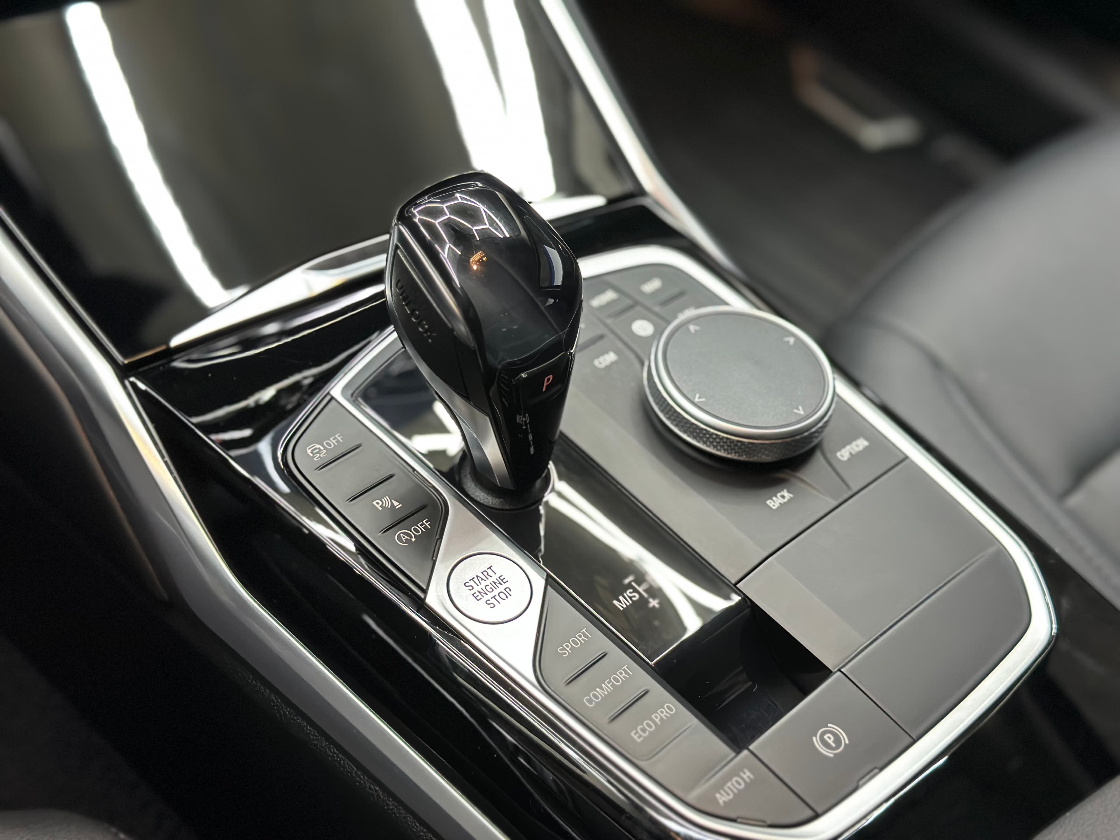 Bmw 320i - miniatura 11