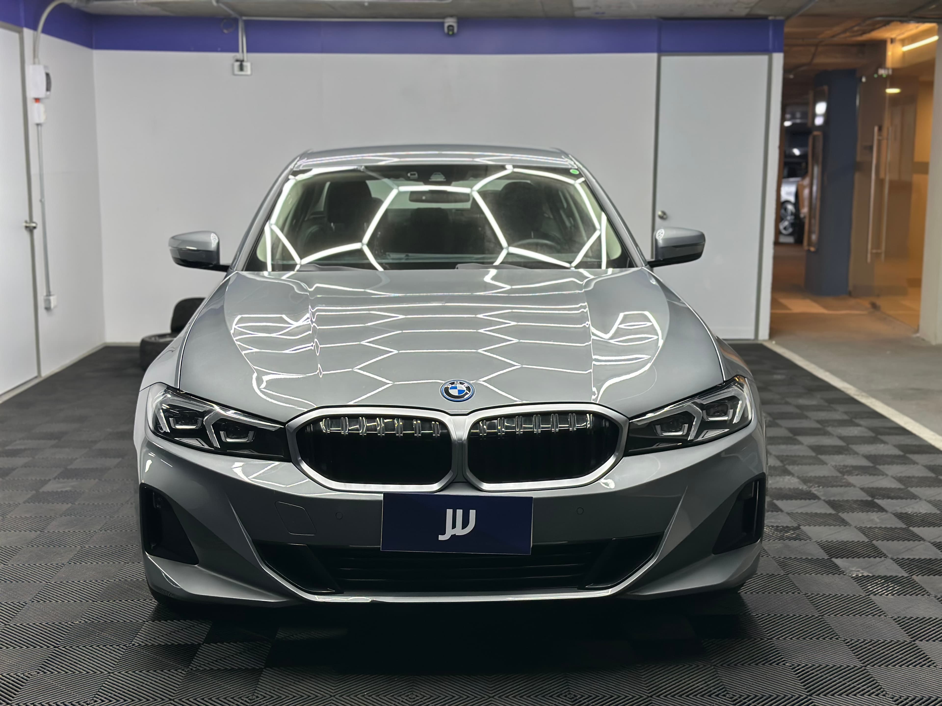 Bmw 330 - miniatura 2