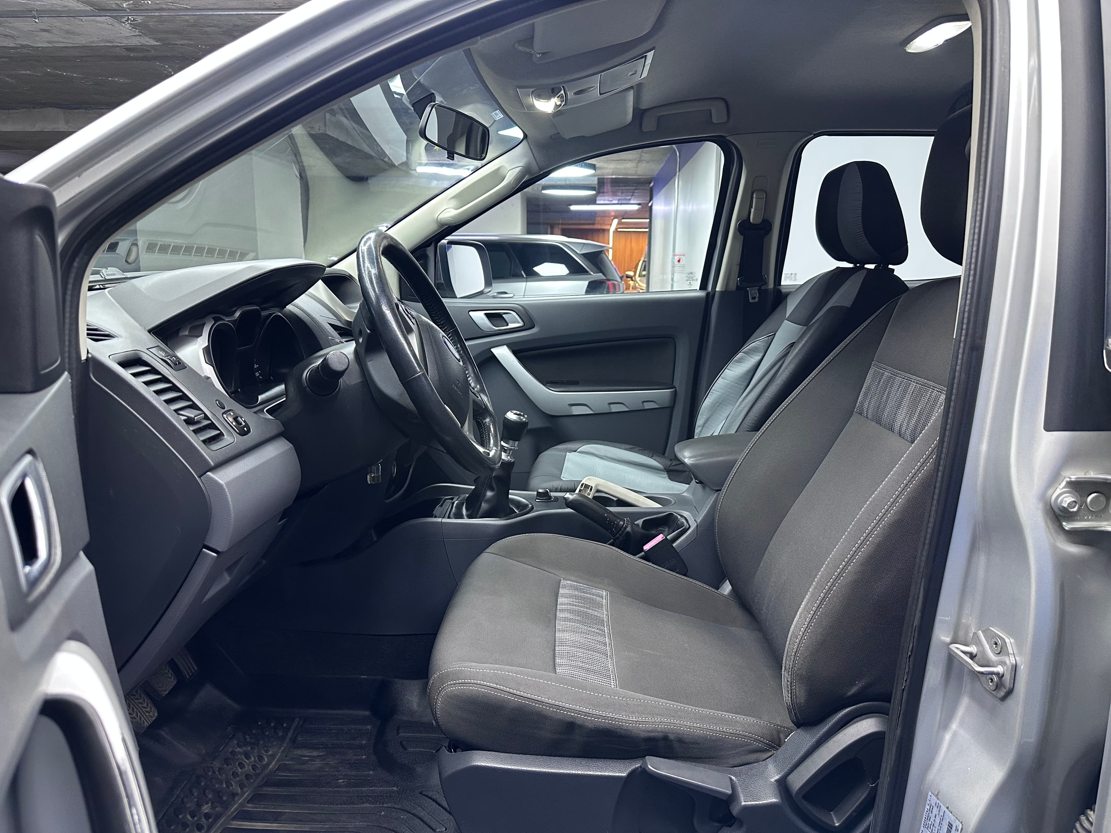 Ford Ranger - miniatura 7