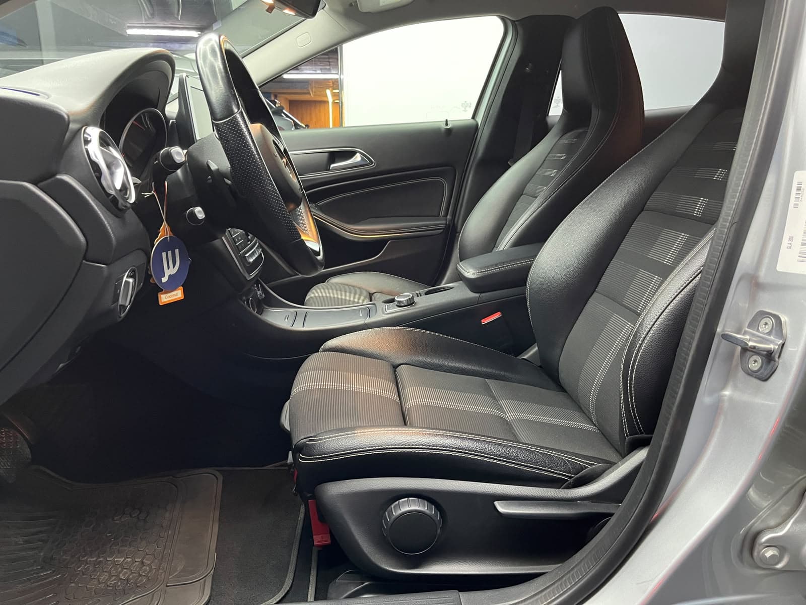 Mercedes-benz Gla 200 - miniatura 17