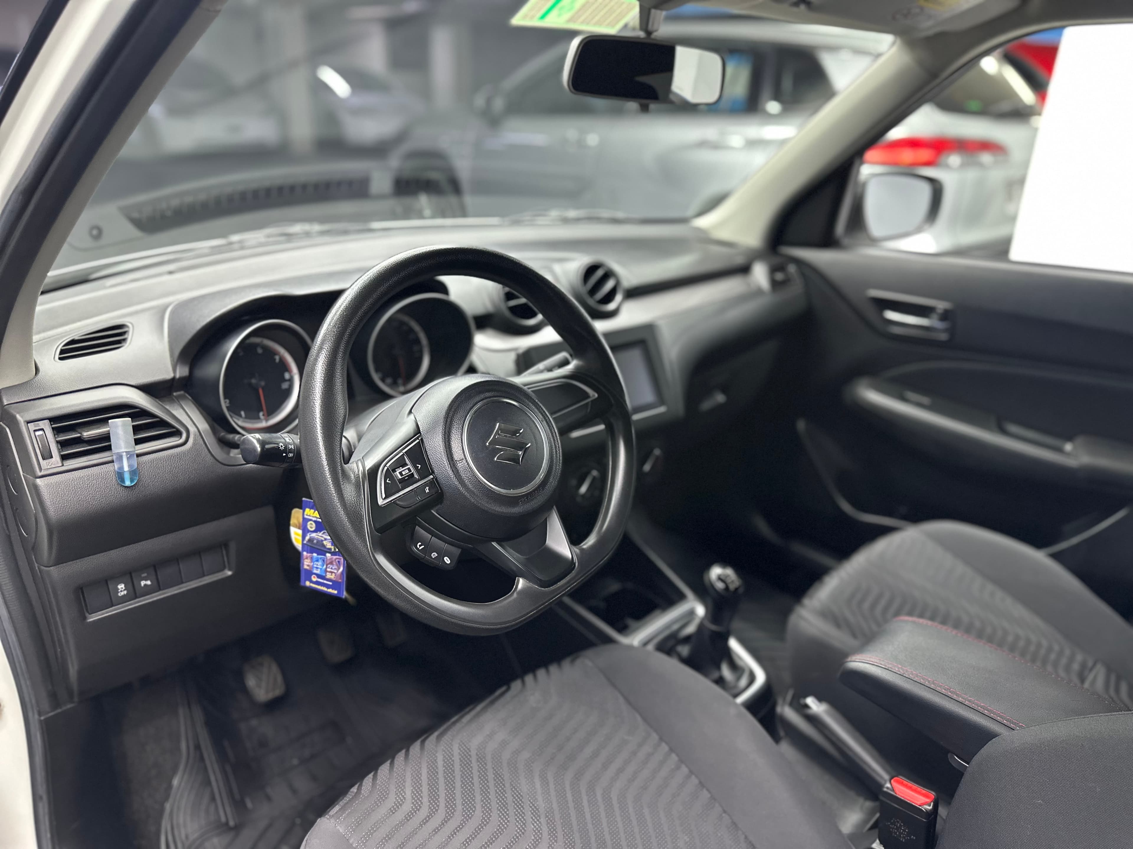 Suzuki Swift - miniatura 7