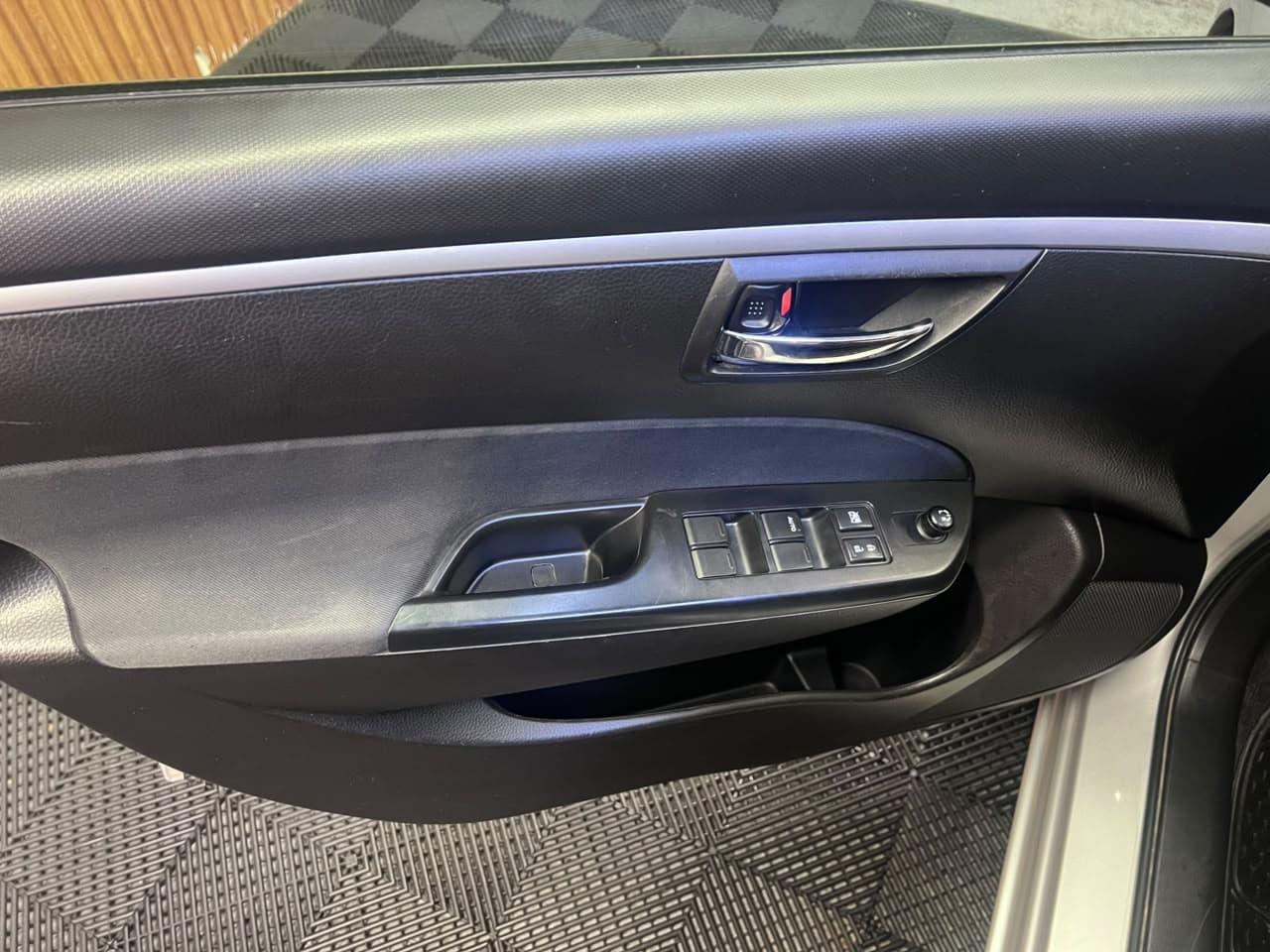 Suzuki Swift - miniatura 12