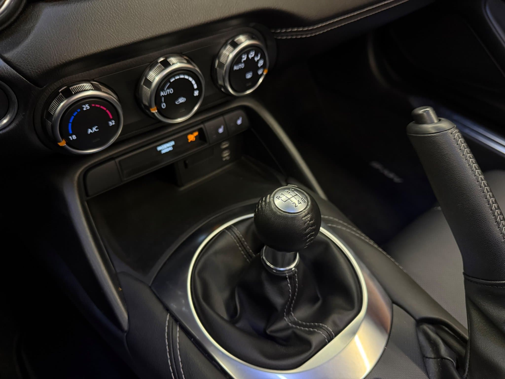 Mazda Miata - miniatura 18
