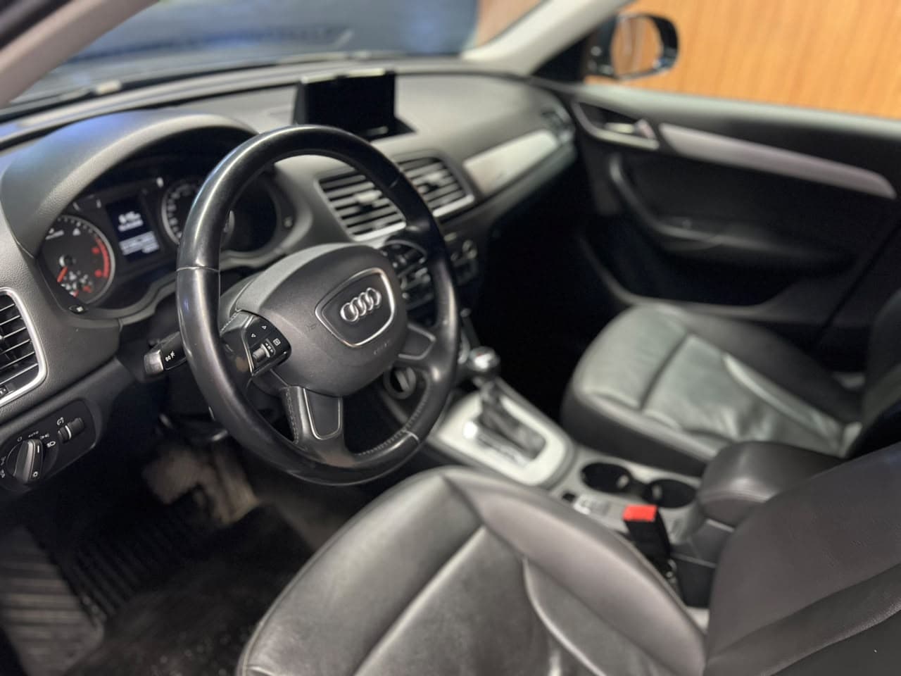 Audi Q3 - miniatura 10