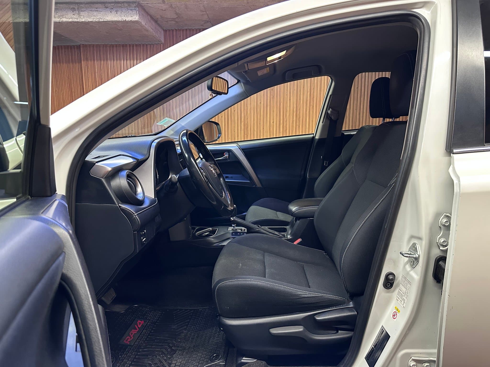 Toyota Rav4 - miniatura 11