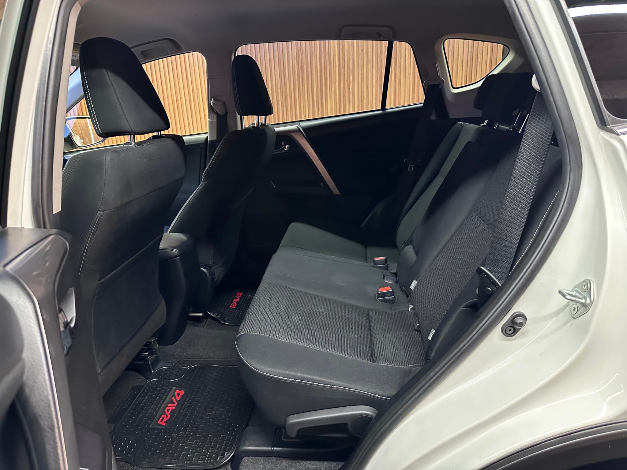 Toyota Rav4 - miniatura 12