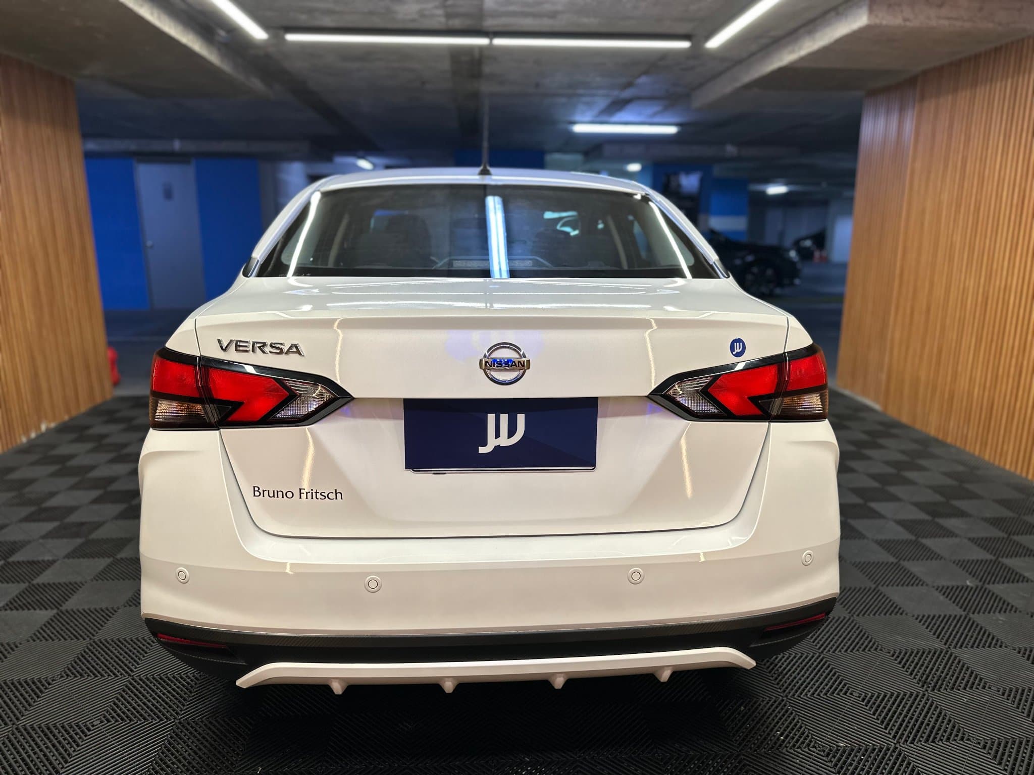 Nissan Versa - miniatura 5